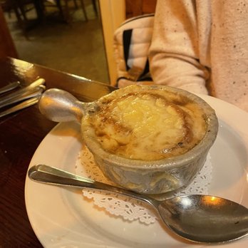 Fire & Ice Restaurant - French onion soup - Pubs Near Me - Middlebury, Vermont Fire & Ice Restaurant - French onion soup - Pubs Near Me - Middlebury, Vermont