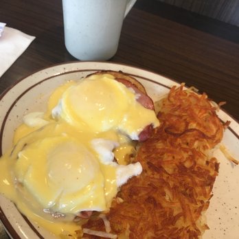 Bob's Big Boy Broiler - My favorite EGGS BENEDICT thank u Bobs!!! - American Near Me - Downey, California