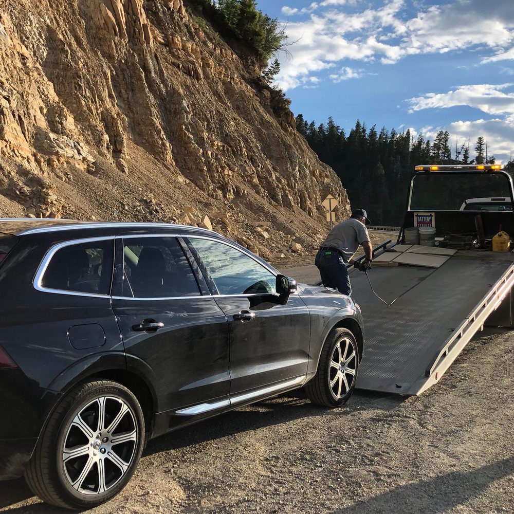 Sixt - What happens when the tire iron doesn't match the lugs. - Car Rental Near Me - Denver, Colorado Sixt - What happens when the tire iron doesn't match the lugs. - Car Rental Near Me - Denver, Colorado