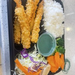 Shrimp tempura plate with blue sauce Shrimp tempura plate with blue sauce