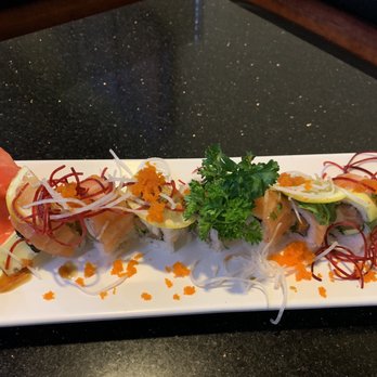 Love Sushi - Salmon Roll (Chef's Special) - Sushi Bars Near Me - Bakersfield, California