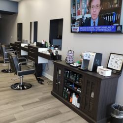 Lookin' Sharp Hair Lounge