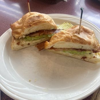Chick-A-Dee Restaurant - Diners Near Me - Wilmington, Illinois