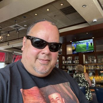 Burtons Grill & Bar - Me againnnnnn... - American Near Me - North Andover, Massachusetts