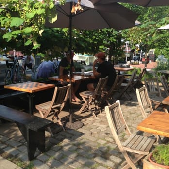 Big Bear Cafe - Outdoor seating - Cafes Near Me - Washington, DC, District of Columbia