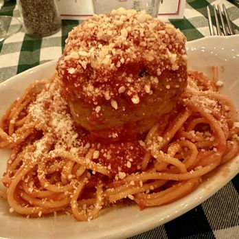 Carmine's Rosemont - Spaghetti & Meatballs - Italian Near Me - Rosemont, Illinois