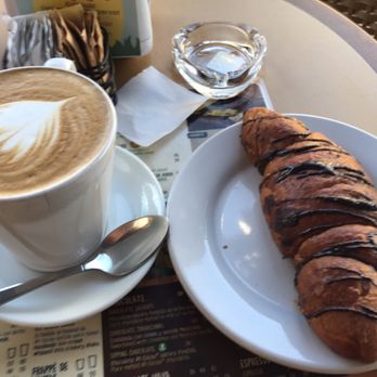 Ah Cacao - Caffe mocha abd Chocolate croissant - Coffee & Tea Near Me - Playa del Carmen, ROO