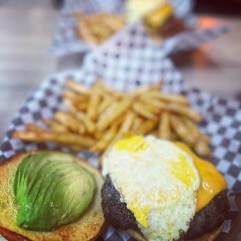 Sliders Burger - 8oz cheeseburger with fried egg and avocado - Burgers Near Me - San Jose, California Sliders Burger - 8oz cheeseburger with fried egg and avocado - Burgers Near Me - San Jose, California
