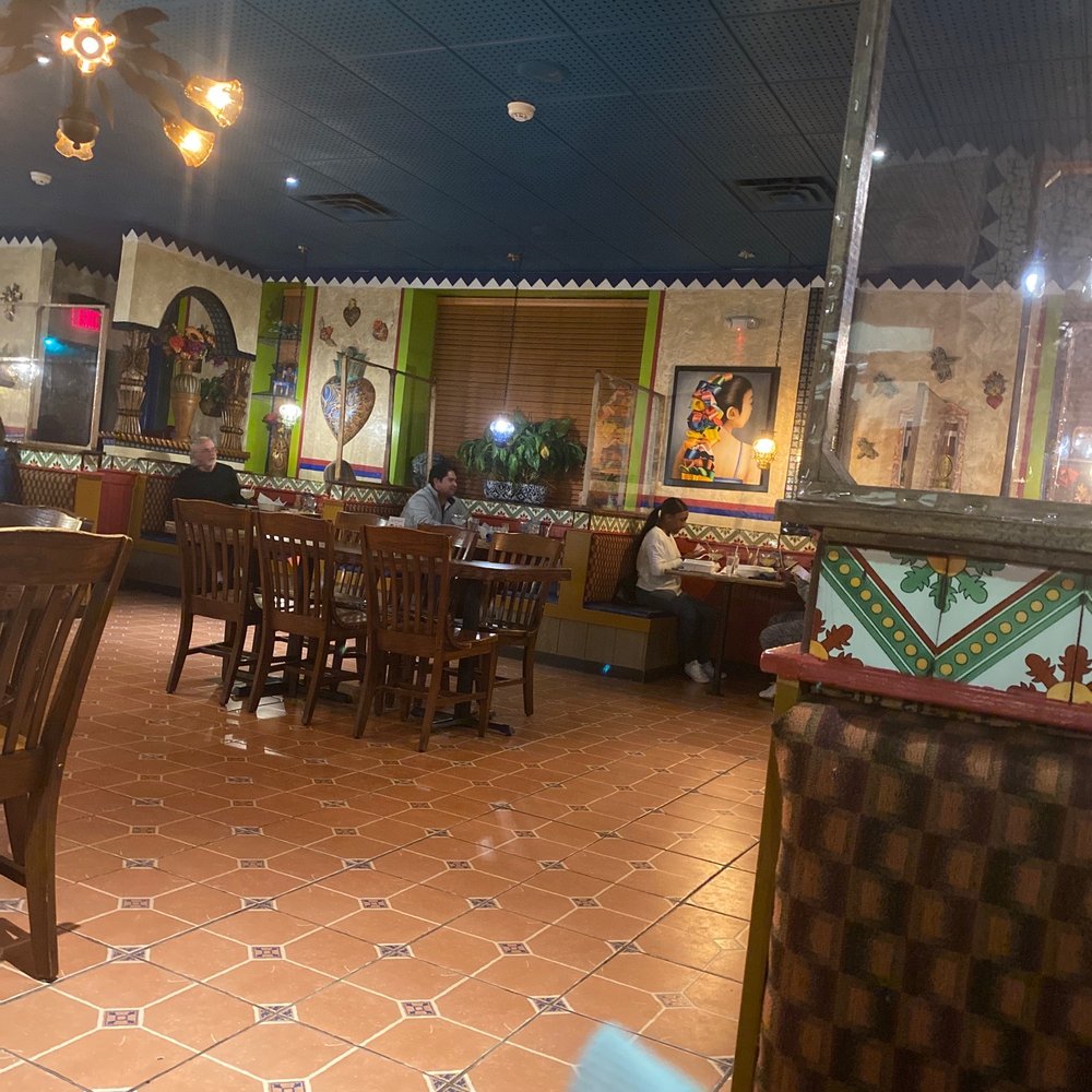 Rio Bravo Fairfield - a restaurant with tables and chairs - Mexican Near Me - Fairfield, Connecticut