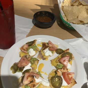 Chapultepec Lupita - Chicken nachos. They ask if u want 6 or 12 because that's how many chips u will get. They played in my face $10.99 for this - Tex-Mex Near Me - Houston, Texas Chapultepec Lupita - Chicken nachos. They ask if u want 6 or 12 because that's how many chips u will get. They played in my face $10.99 for this - Tex-Mex Near Me - Houston, Texas