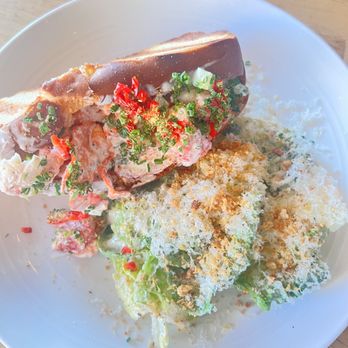Liv's - Lobster roll - Seafood Near Me - Long Beach, California