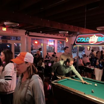 EZ's Liquor Lounge - The Inside - Bars Near Me - Houston, Texas