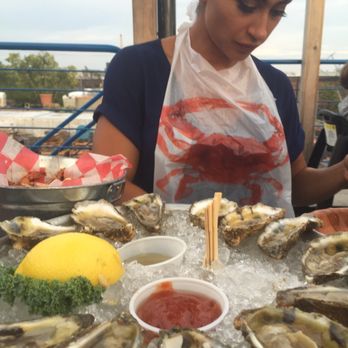 Brooklyn Crab - Adjusting the cool bib I got - Seafood Near Me - Brooklyn, New York