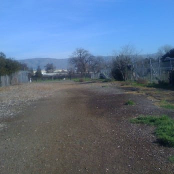 Watson Park - Walking to the dog park from the parking lot - Dog Parks Near Me - San Jose, California