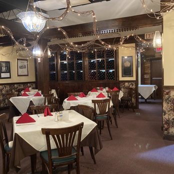 Lynn's Steakhouse - Steakhouses Near Me - Houston, Texas Lynn's Steakhouse - Steakhouses Near Me - Houston, Texas