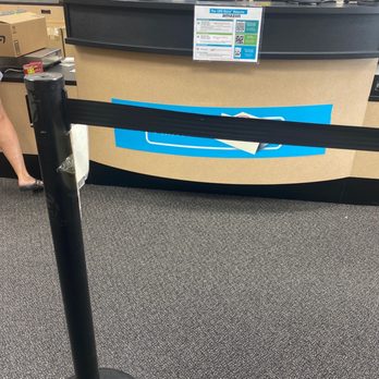 The UPS Store - Shipping Centers Near Me - Fallbrook, California