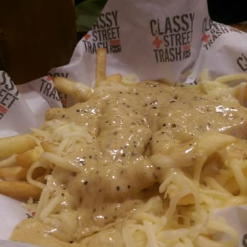 Bloc+ - "Vladimir Poutine" Chips, peppercorn sauce and white cheddar - Pubs Near Me - Glasgow, GLG