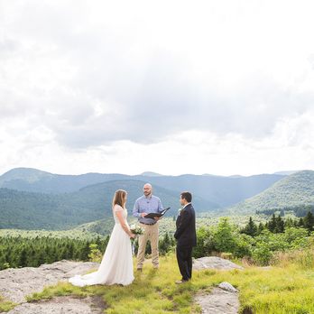 Elope Outdoors - Summertime Mountain elopement - Wedding Planning Near Me Elope Outdoors - Summertime Mountain elopement - Wedding Planning Near Me