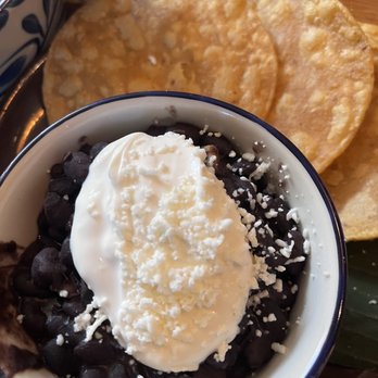 Flores Corte Madera - Frijolitos ahumados at $7 (happy hour) - Mexican Near Me - Corte Madera, California