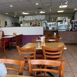 Lazio's Pizzeria - Plenty of seating