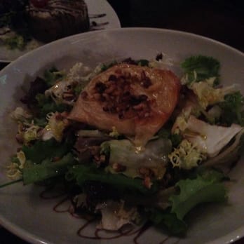 Sensi Bistro - Salad with warm goat cheese phyllo pastry - Tapas/Small Plates Near Me - Barcelona, B