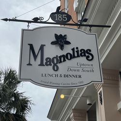 Magnolia's At 26th - Entrance
