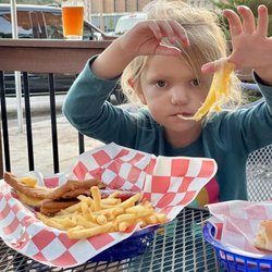 Crossed Cannons Brewery - Cheesy grilled cheese with fries