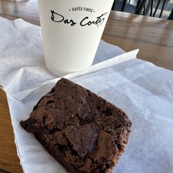 Das Cortez - Macchiato and chocolate brownie