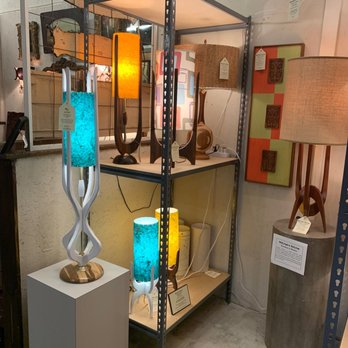 Picker Joe's Antique Mall - Lamps - Antiques Near Me - Savannah, Georgia Picker Joe's Antique Mall - Lamps - Antiques Near Me - Savannah, Georgia