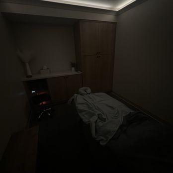 Immerse HydroSpa & Massage - Massage Room - Massage Therapy Near Me - Glastonbury, Connecticut Immerse HydroSpa & Massage - Massage Room - Massage Therapy Near Me - Glastonbury, Connecticut