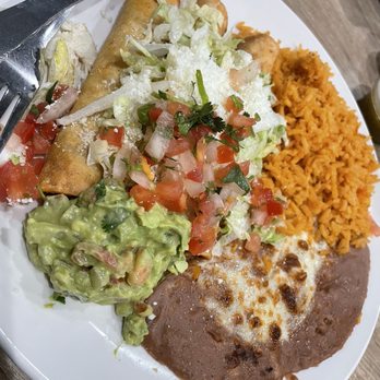 El Fogon Mexican Grill Riverside - 3 chicken taquitos plate with no sour cream - Mexican Near Me - Riverside, California El Fogon Mexican Grill Riverside - 3 chicken taquitos plate with no sour cream - Mexican Near Me - Riverside, California