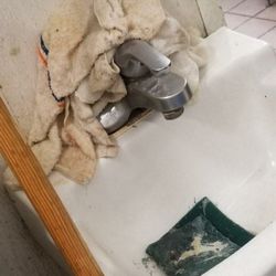 Little Caesar's Pizza - Lovely clean sink