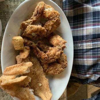 Willow Pond Southern Catfish - Catfish and frog legs - Southern Near Me - Eddyville, Kentucky Willow Pond Southern Catfish - Catfish and frog legs - Southern Near Me - Eddyville, Kentucky
