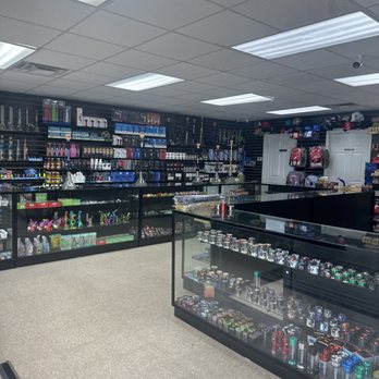 DAVES SMOKE AND VAPE - Updated May 2026 - 13 Photos - 918 Main St NE,  Hanceville, Alabama - Vape Shops - Yelp