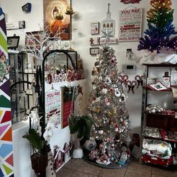 Lula’s Arts, Sweets & More