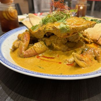 Yi Xin Cafe - Curry crab. So ono! - Hong Kong Style Cafe Near Me - Honolulu, Hawaii