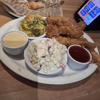 Cheddar's Scratch Kitchen - Chicken fingers, coleslaw, and broccoli bake - Comfort Food Near Me - Omaha, Nebraska Cheddar's Scratch Kitchen - Chicken fingers, coleslaw, and broccoli bake - Comfort Food Near Me - Omaha, Nebraska