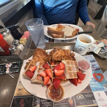 Grumpy's Restaurant - Chicken & waffles - Breakfast & Brunch Near Me - Neptune Beach, Florida