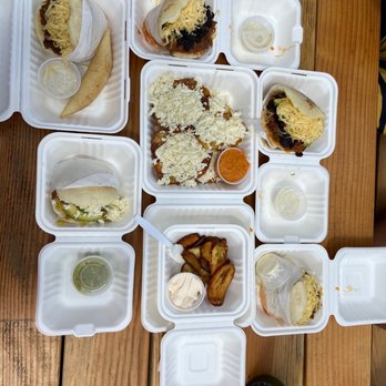 Los Vecinos - We'll take a little of everything, please - Food Trucks Near Me Los Vecinos - We'll take a little of everything, please - Food Trucks Near Me