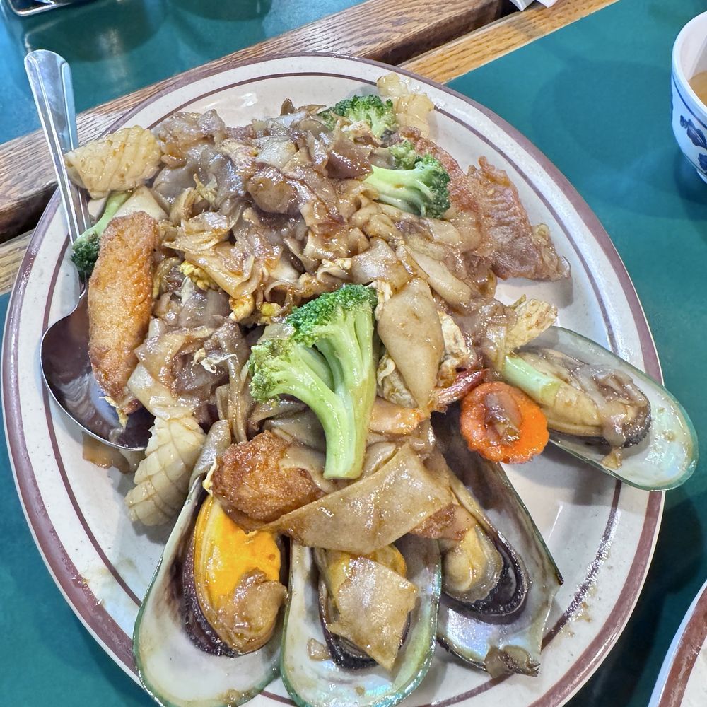 Pad See Ew Seafood Pad See Ew Seafood