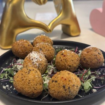 Vines and pints - Mozzarella Balls - Wine Bars Near Me - Gilroy, California Vines and pints - Mozzarella Balls - Wine Bars Near Me - Gilroy, California