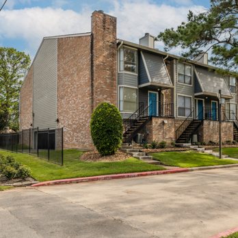 Lakebridge Townhomes - Apartments Near Me - Houston, Texas Lakebridge Townhomes - Apartments Near Me - Houston, Texas