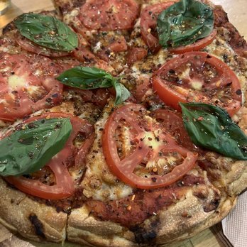 Tinto y Tapas - Margarita pizza - Tapas Bars Near Me - Madrid, M Tinto y Tapas - Margarita pizza - Tapas Bars Near Me - Madrid, M