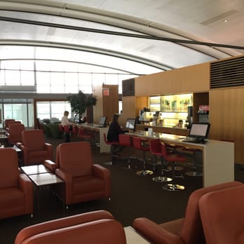 Air Canada Maple Leaf Lounge - Main lounge - Airport Lounges Near Me - Mississauga, Ontario Air Canada Maple Leaf Lounge - Main lounge - Airport Lounges Near Me - Mississauga, Ontario