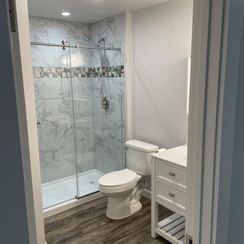Precision Tile And Grout - Tile shower with niche and accent strip - Tiling Near Me - Everett, Washington Precision Tile And Grout - Tile shower with niche and accent strip - Tiling Near Me - Everett, Washington