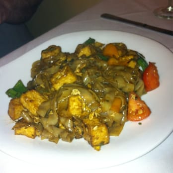 Blue Elephant - Drunken Noodle w/ tofu - Thai Near Me - Bakersfield, California