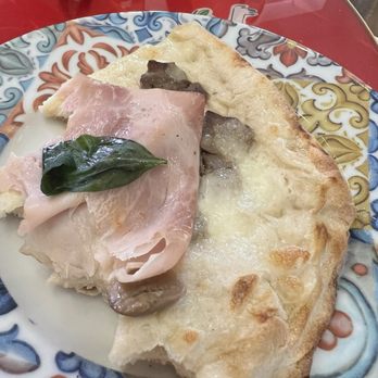 Rossopomodoro - White pizza with prosciutto - Napoletana Near Me - Venezia, VE Rossopomodoro - White pizza with prosciutto - Napoletana Near Me - Venezia, VE