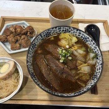 Gulp - be e Beef Noodle Soup 牛肉麵 - Taiwanese Near Me - Long Island City, New York Gulp - be e Beef Noodle Soup 牛肉麵 - Taiwanese Near Me - Long Island City, New York
