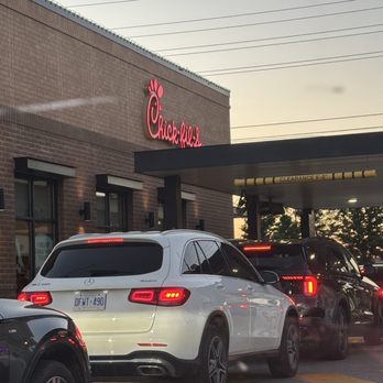 Chick-fil-A - Outside drive thru - Chicken Shop Near Me - Concord, Ontario