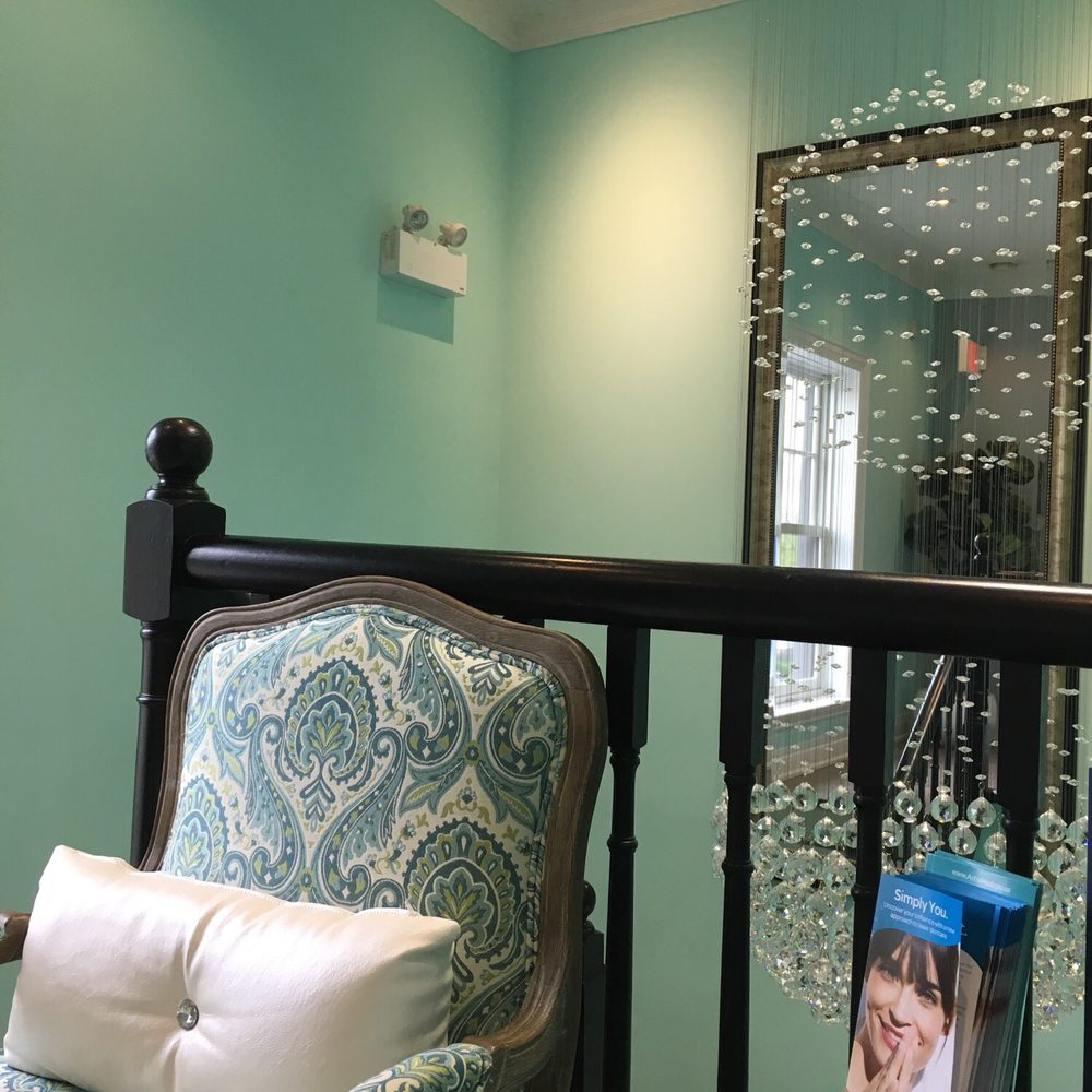 Astra Medicare - Cute upstairs waiting area - Medical Spas Near Me - Brampton, Ontario Astra Medicare - Cute upstairs waiting area - Medical Spas Near Me - Brampton, Ontario